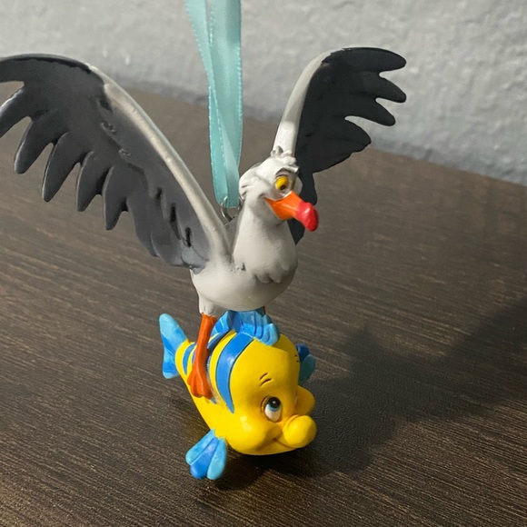 Flounder and Scuttle Ornament - Picture 5 of 6